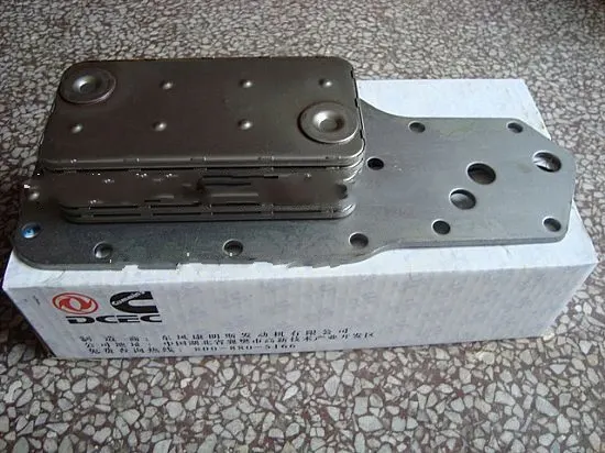 东风康明斯发动机6BT5.9机油冷却器芯A3921558