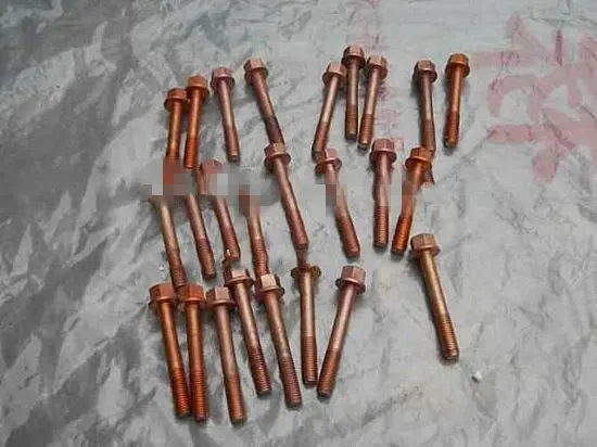 东风雷诺DCI 11发动机排气歧管法兰面螺栓D5000694330