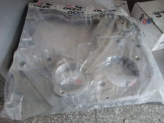 东风康明斯欧三ISBE 发动机前齿轮室盖配件4930847