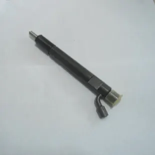 东风康明斯喷油器/C3283160//汽车零配件C3283160