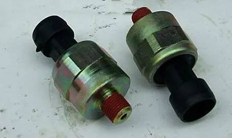 东风雷诺DCI 11发动机机油压力传感器D5010437049