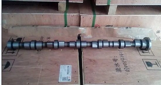 东风康明斯电控6D凸轮轴(老号为3979506)、汽车零部件3979506