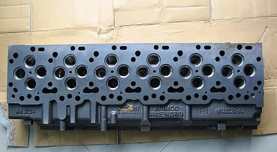 东风康明斯发动机T375气缸盖、cummins partsC4929518