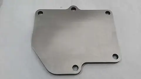 4940384/东风康明斯L系列缸体盖板4940384