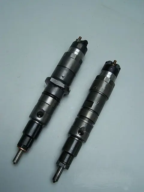 5263308/0445120236/东风康明斯QSC8.3喷油器5263308/0445120236