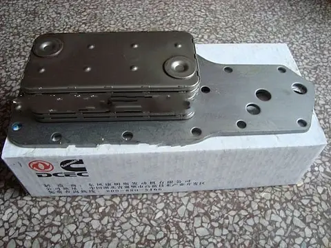 东风康明斯发动机6BT5.9机油冷却器芯A3921558