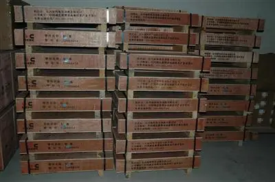 东风康明斯缸盖总成3973494//汽车维修零配件3973494