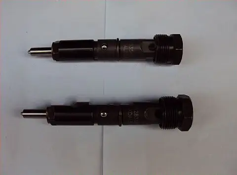 东风康明斯6BT喷油器/A3283562//汽车零配件3283562