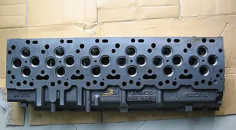 东风康明斯发动机T375气缸盖、cummins partsC4929518
